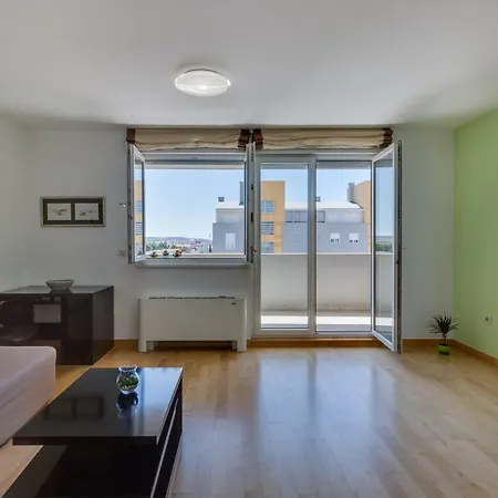 Pavic - Private Parking 자다르