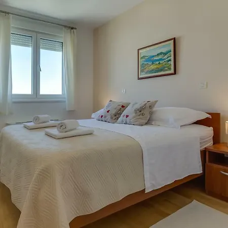 Apartament Pavic - Private Parking